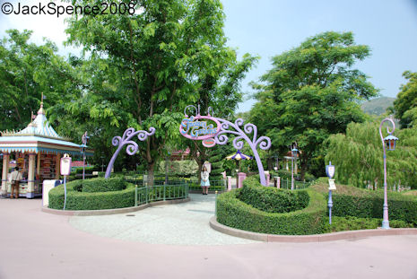 Fantasy Gardens Hong Kong Disneyland