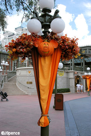 Mickey Lamppost