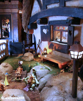 Disneyland Paris Fantasyland Seven Dwarf's cottage 