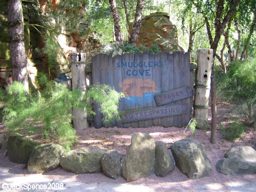 Disneyland Paris Frontierland River Rogue Keelboats