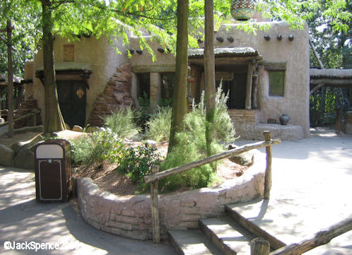 Disneyland Paris Frontierland Pueblo Trading Post