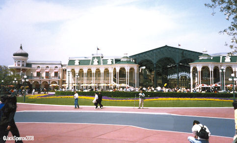Hub at Tokyo Disneyland