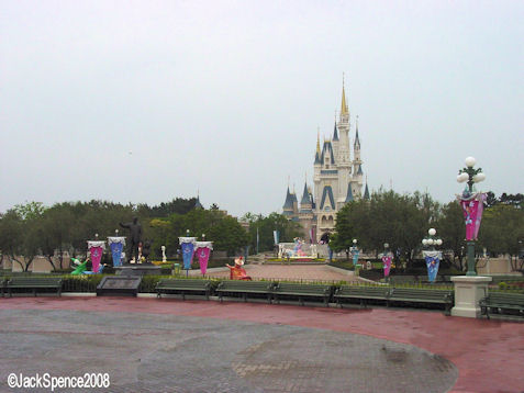 Hub at Tokyo Disneyland