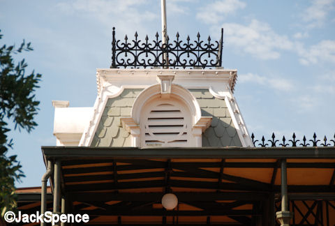 Main Street Speaker