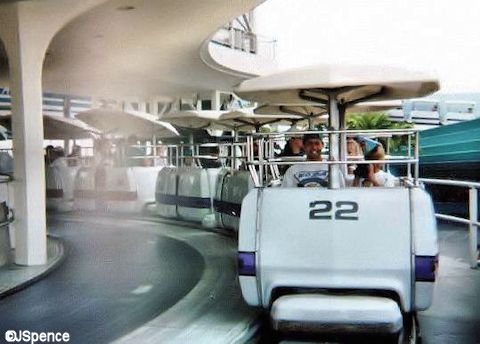 Disneyland PeopleMover Queue