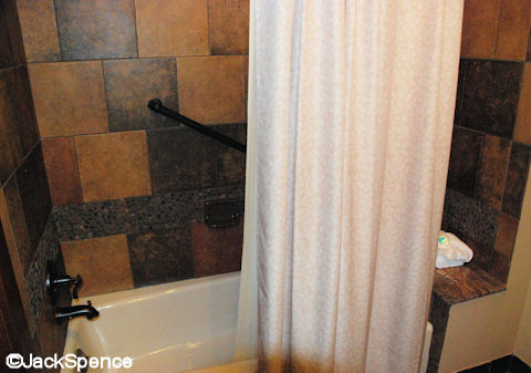 Treehouse Villas Second Bathroom
