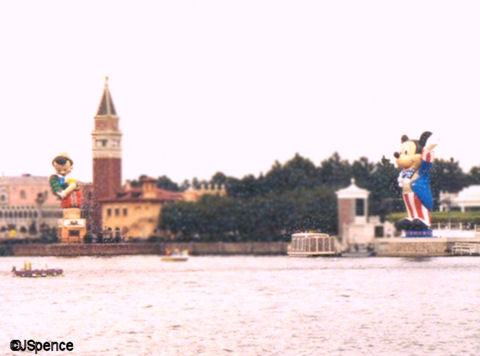 American Adventure Mickey Mouse - Italy Pinocchio