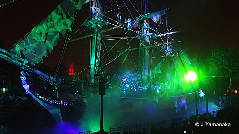 Fantasmic Pirate Ship