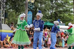 Frozen Summer Fun Royal Welcome Parade
