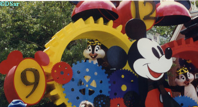 Chip and Dale - Mickey Mania Parade