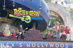 Rock ‘n’ Glow Dance Party